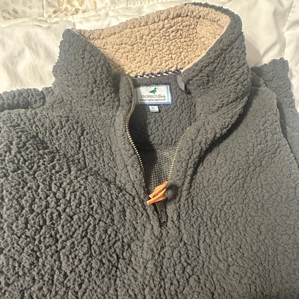 Properly Tide pullover